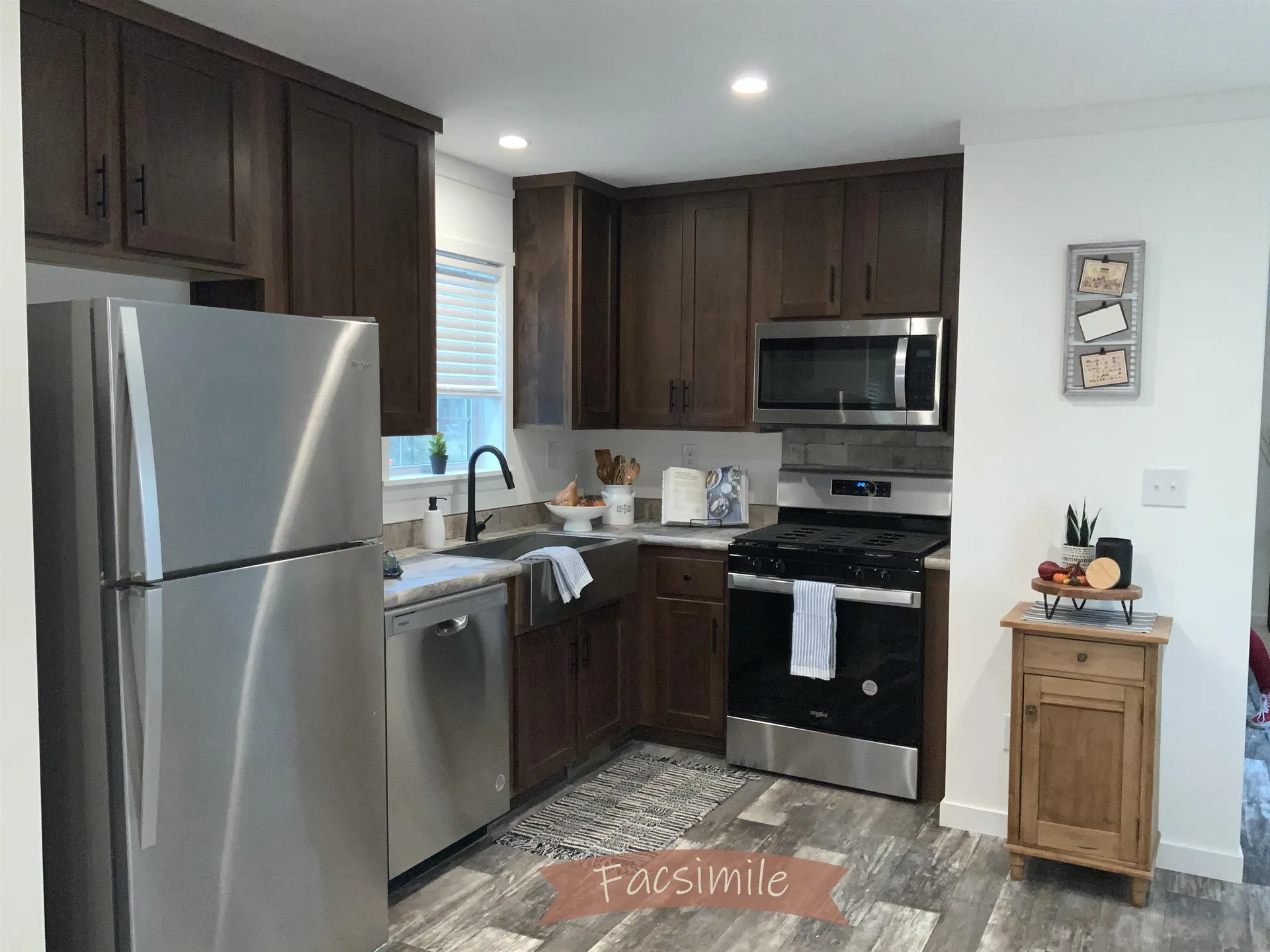 15 Darlene Lane Litchfield NH 03052