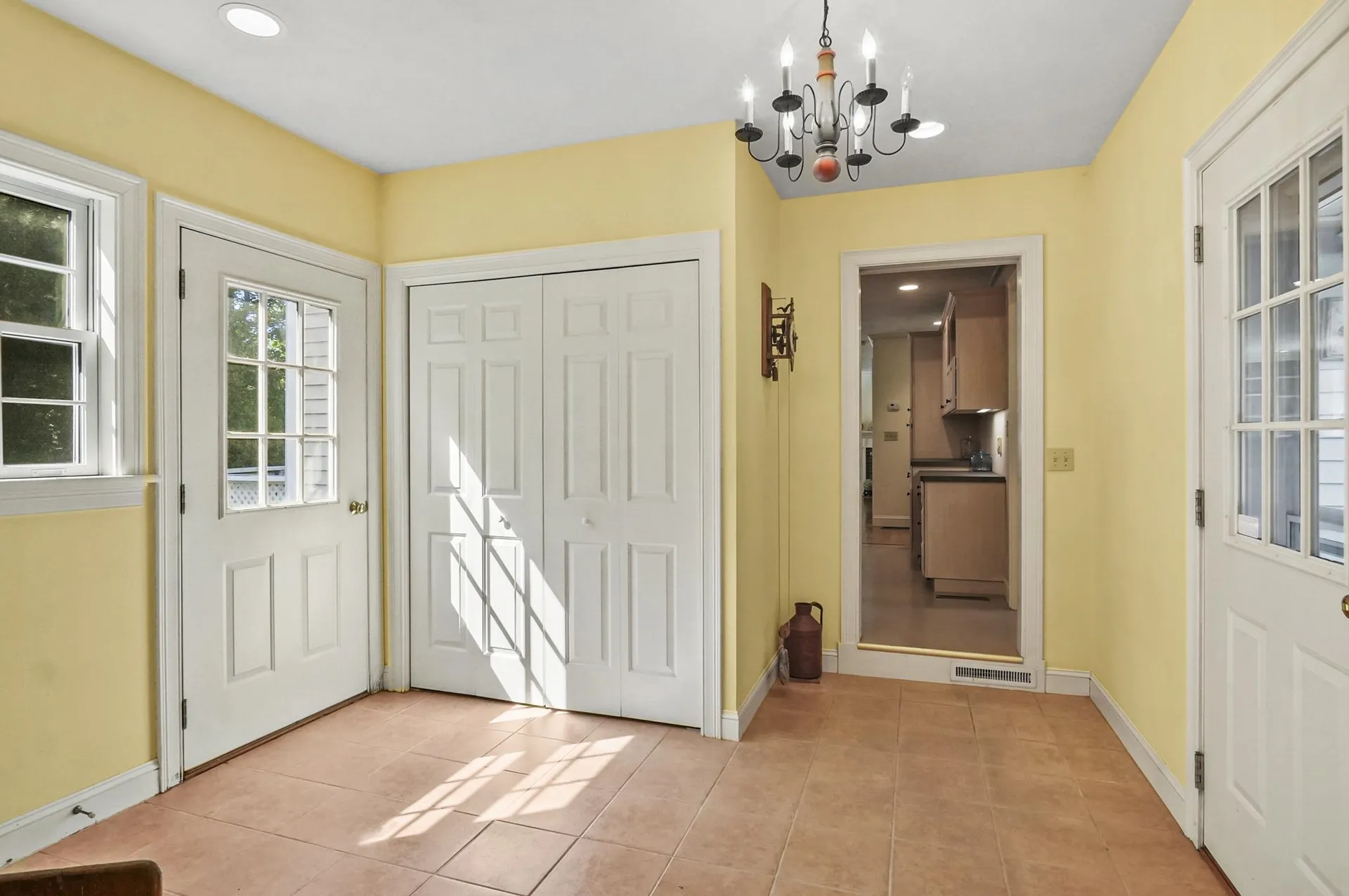 5 Random Road Rye NH 03870