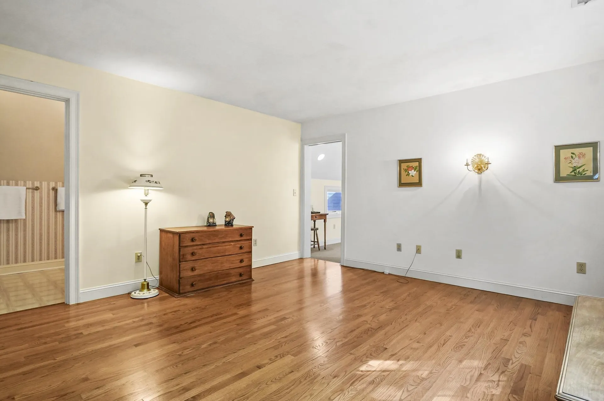 5 Random Road Rye NH 03870