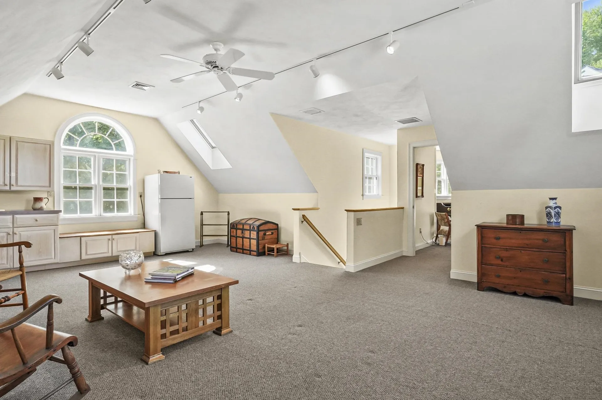 5 Random Road Rye NH 03870