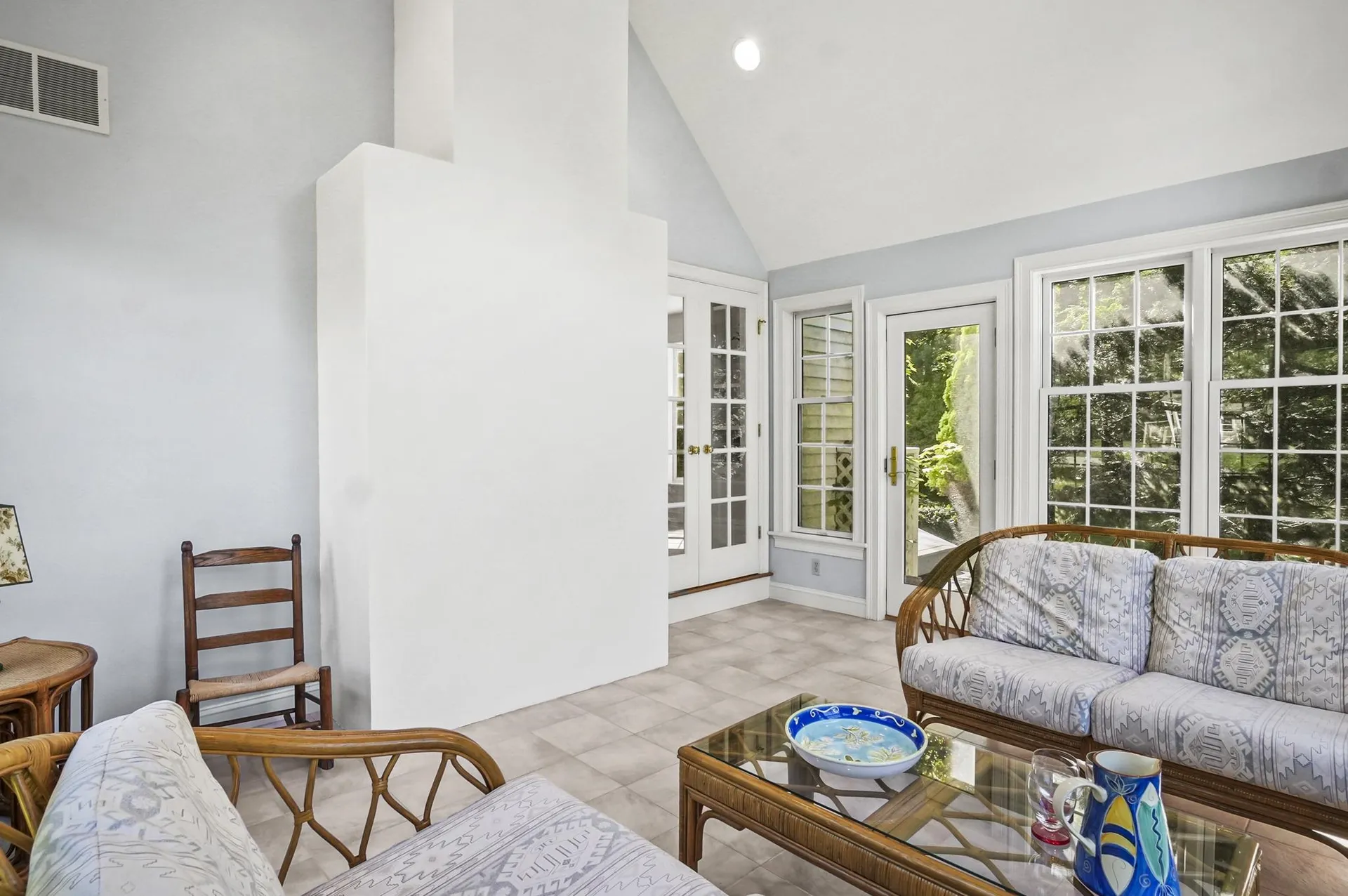 5 Random Road Rye NH 03870