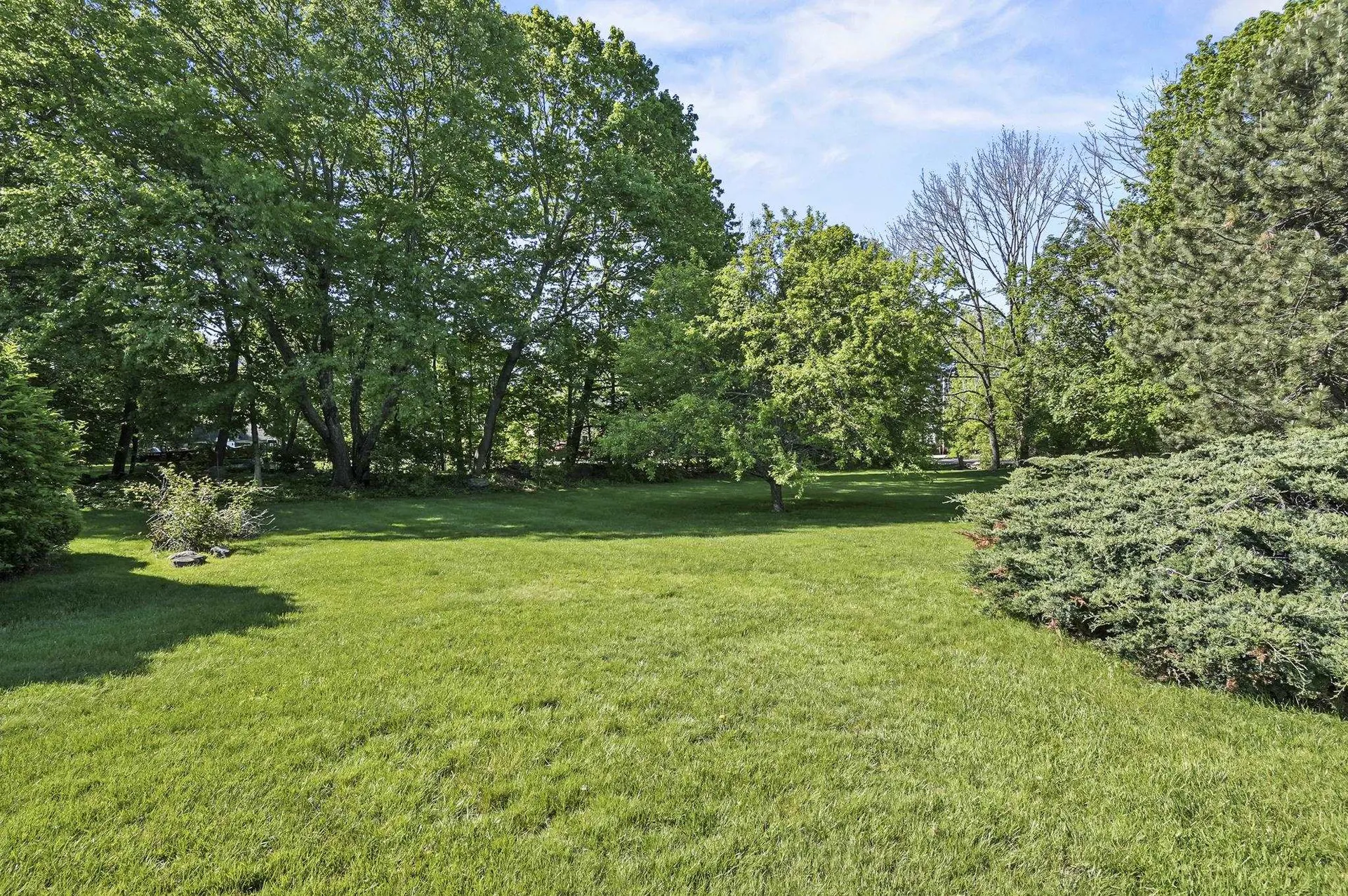 5 Random Road Rye NH 03870