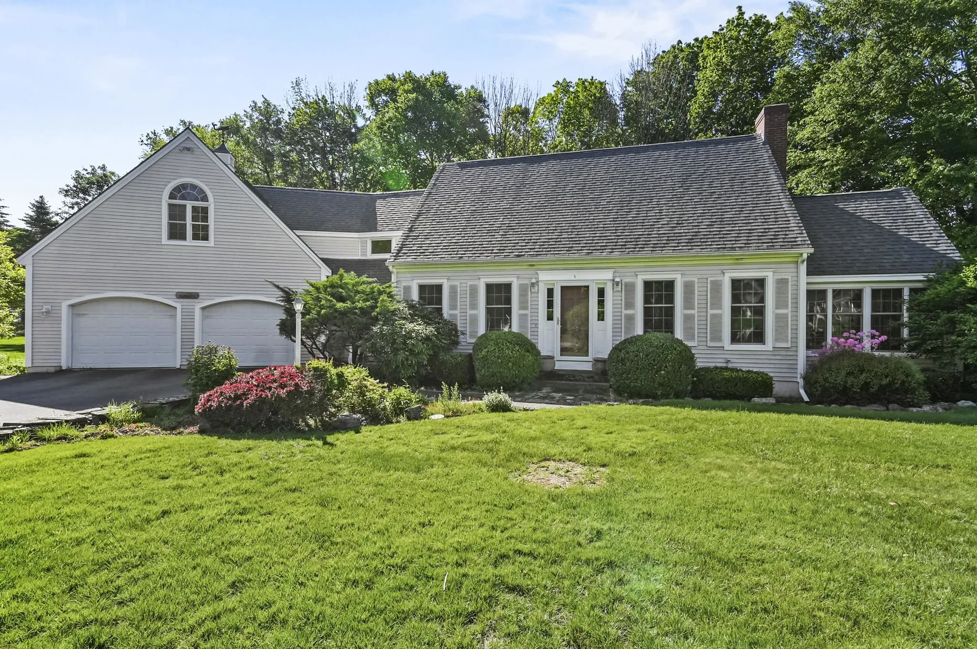 5 Random Road Rye NH 03870