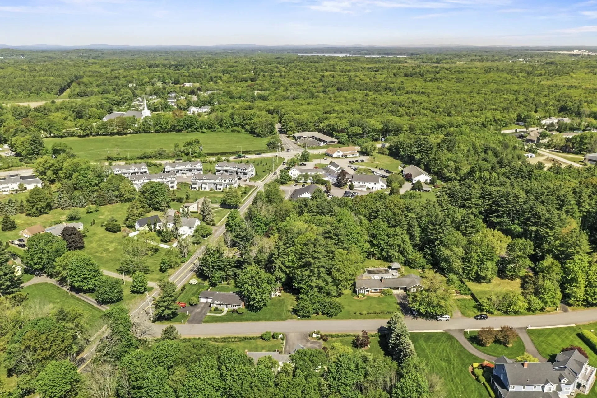 5 Random Road Rye NH 03870