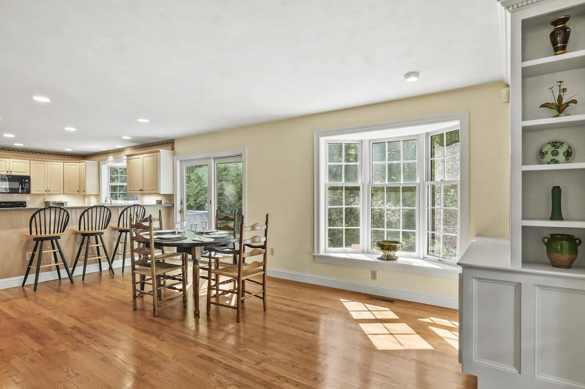 5 Random Road Rye NH 03870