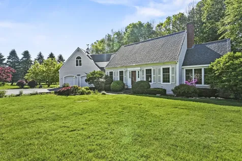 5 Random Road Rye NH 03870