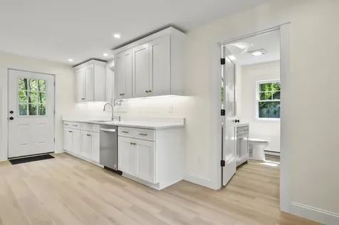 6 Elm Street Newton NH 03865