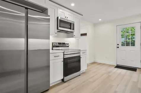 6 Elm Street Newton NH 03865