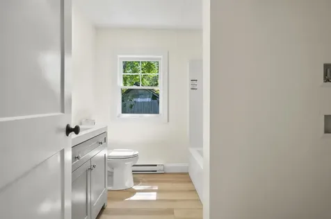 6 Elm Street Newton NH 03865
