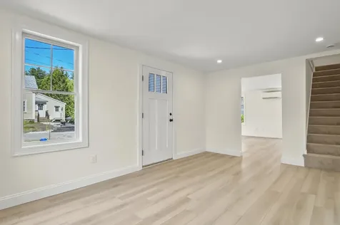 6 Elm Street Newton NH 03865