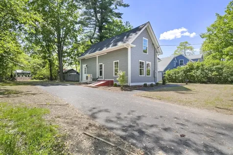6 Elm Street Newton NH 03865