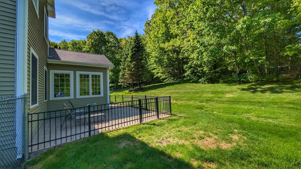 927 Borough Road Pembroke NH 03275