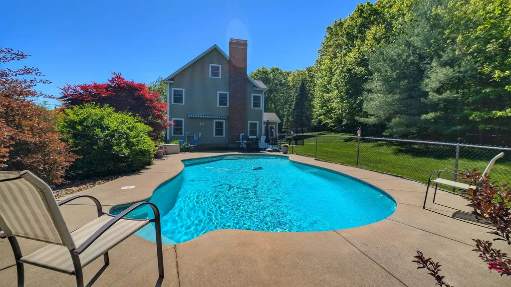 927 Borough Road Pembroke NH 03275