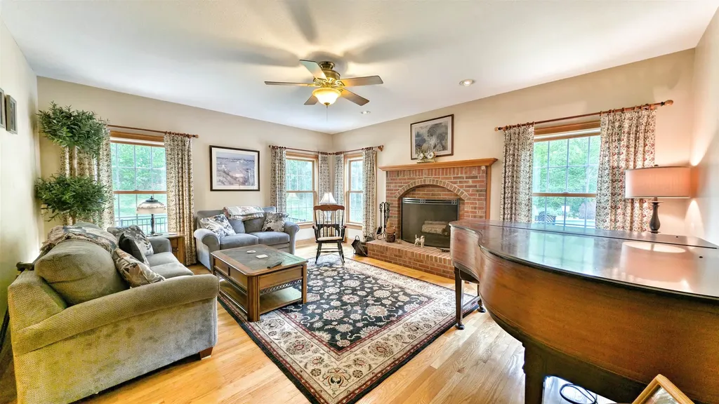 927 Borough Road Pembroke NH 03275