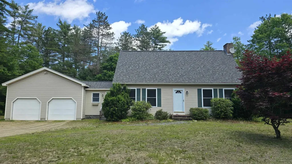 20 Beaver Dam Drive Webster NH 03303