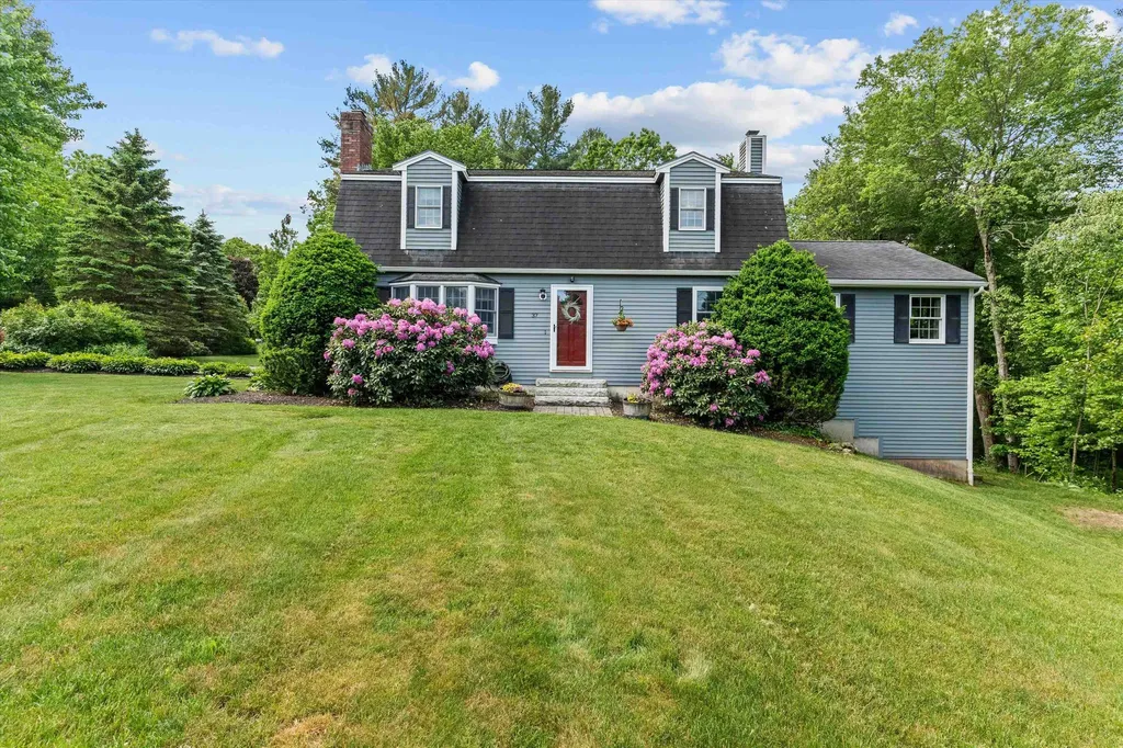 37 Forest Street Londonderry NH 03053