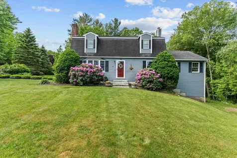37 Forest Street Londonderry NH 03053