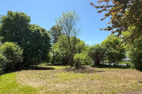 8 Jackson Avenue Rutland City VT 05701