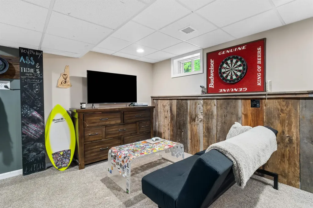 31 Henderson Road Gilford NH 03249