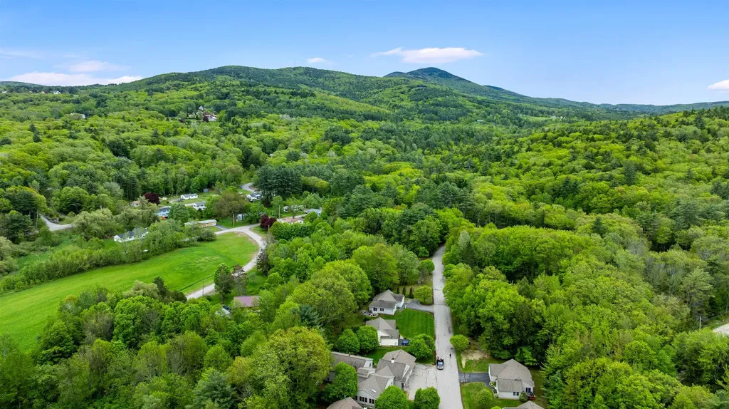 31 Henderson Road Gilford NH 03249