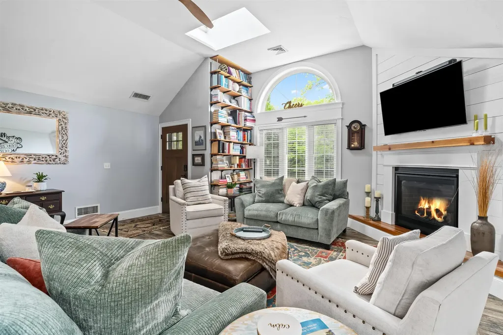 31 Henderson Road Gilford NH 03249