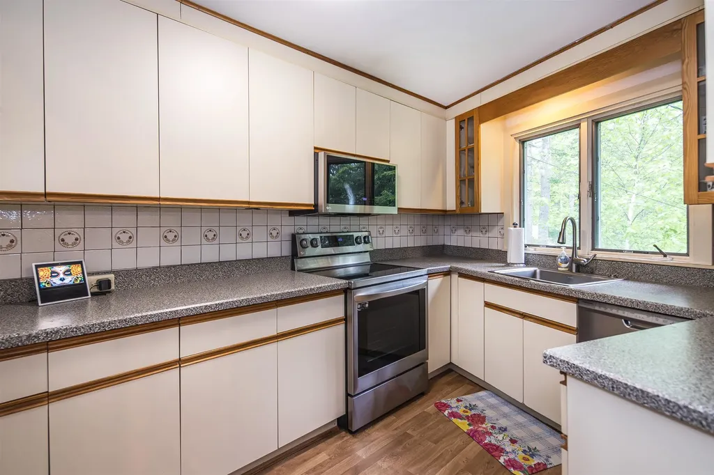 183 Vacation Lodge Road Londonderry VT 05148