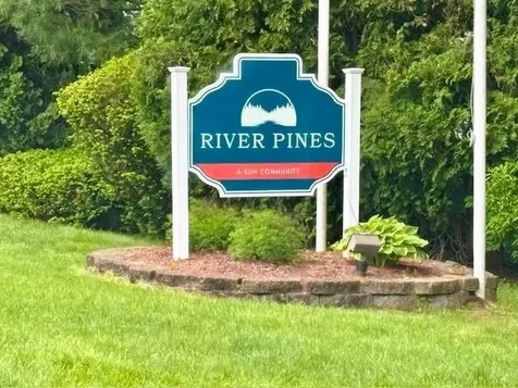 15 Westpoint Terrace Nashua NH 03062
