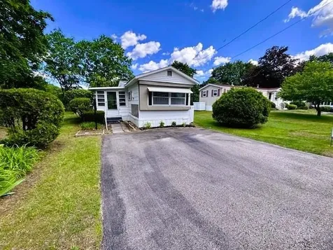 15 Westpoint Terrace Nashua NH 03062