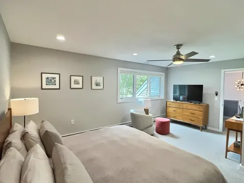 11 The Seasons New London NH 03257