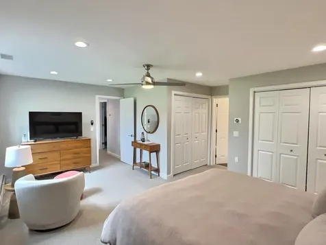 11 The Seasons New London NH 03257