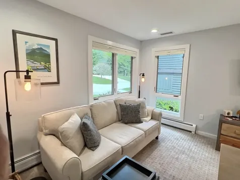 11 The Seasons New London NH 03257