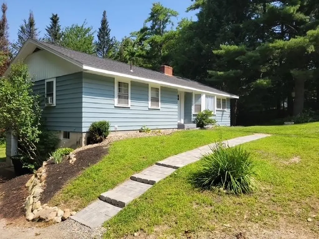 9 Reservoir Road Meredith NH 03253