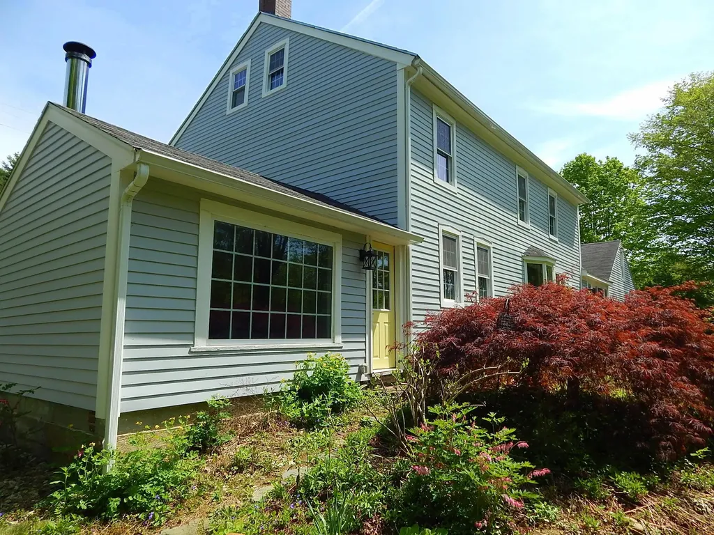 11 Nottingham Road Deerfield NH 03037