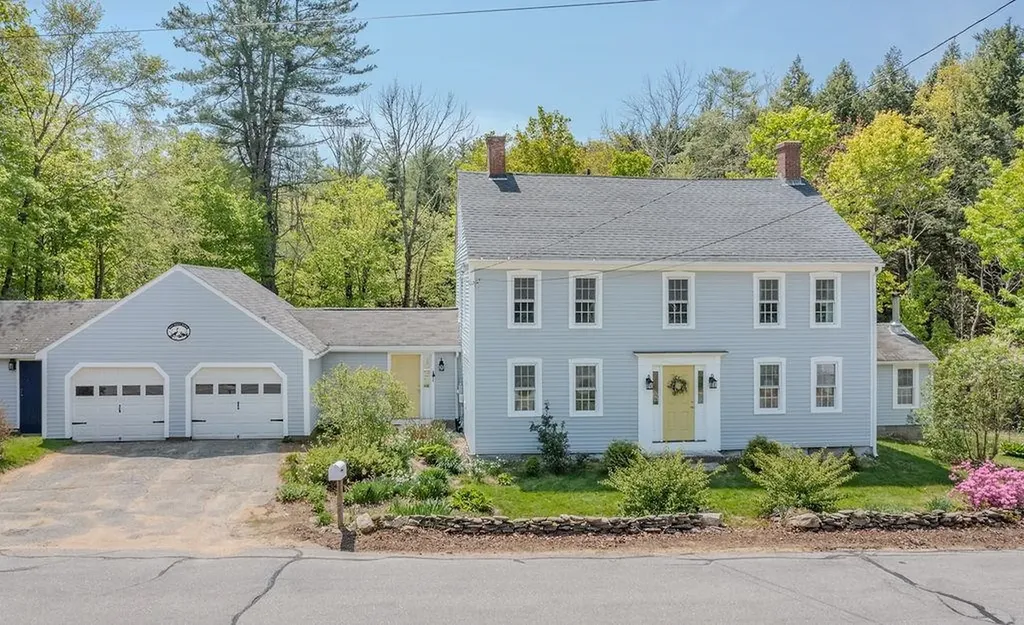 11 Nottingham Road Deerfield NH 03037