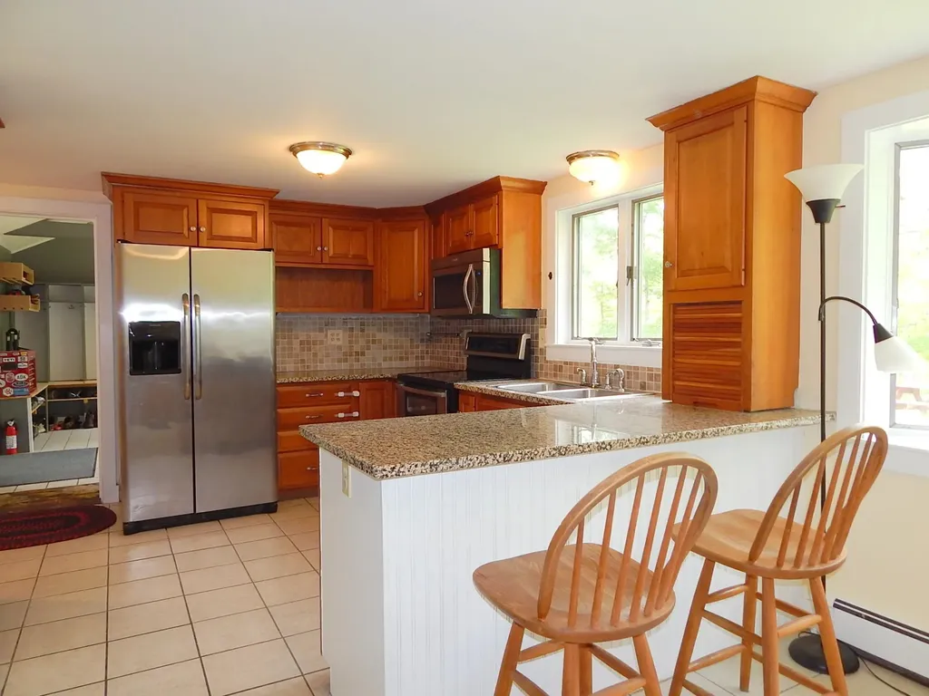 11 Nottingham Road Deerfield NH 03037