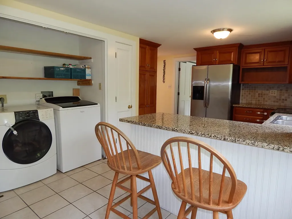 11 Nottingham Road Deerfield NH 03037