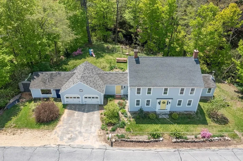 11 Nottingham Road Deerfield NH 03037