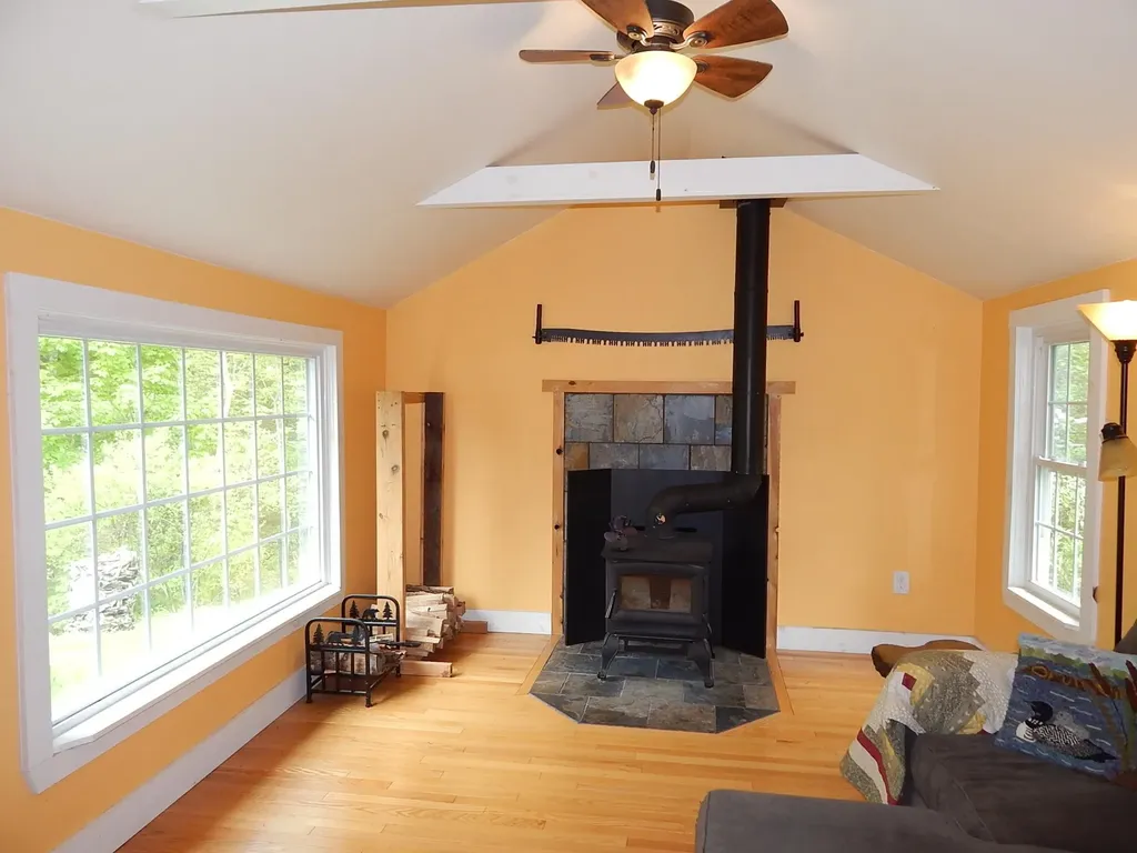 11 Nottingham Road Deerfield NH 03037