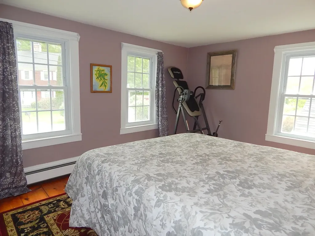 11 Nottingham Road Deerfield NH 03037