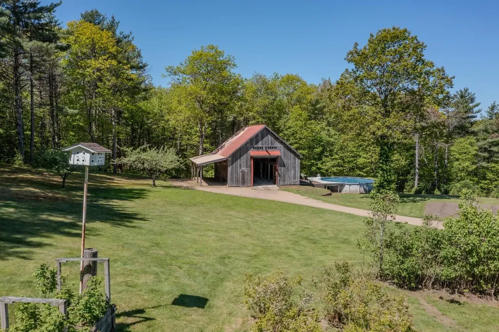 552 Parker Mountain Road Strafford NH 03884