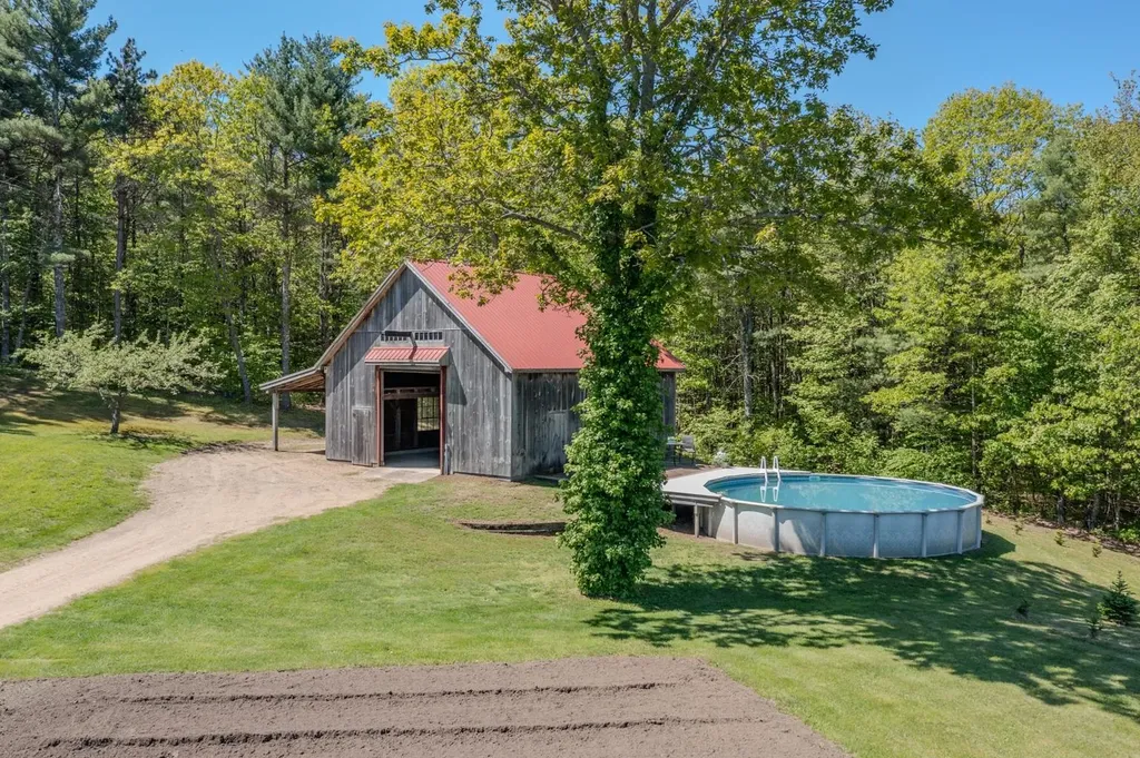 552 Parker Mountain Road Strafford NH 03884