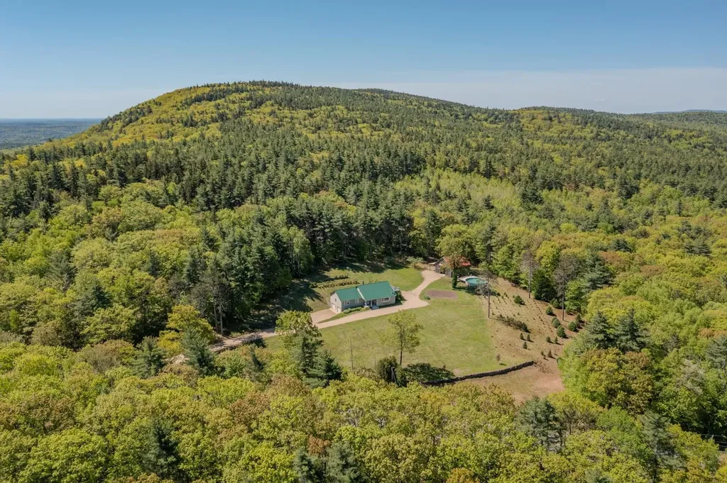 552 Parker Mountain Road Strafford NH 03884