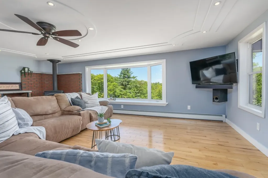 552 Parker Mountain Road Strafford NH 03884