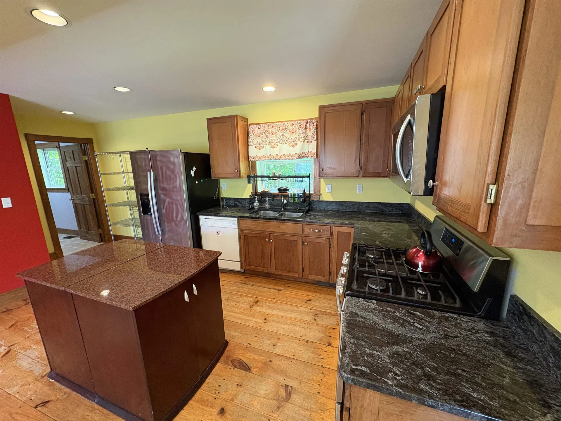 10 Youngs Road East Haven VT 05837