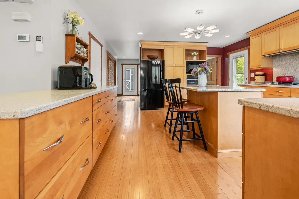 16 Hetzel Road Lebanon NH 03766