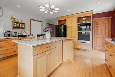 16 Hetzel Road Lebanon NH 03766