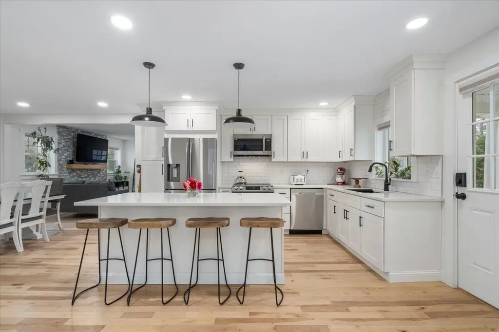 140 South Mast Street Goffstown NH 03045