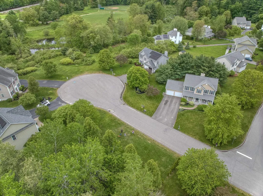 9 Swenson Road Bedford NH 03110