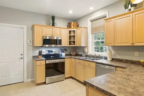 9 Swenson Road Bedford NH 03110
