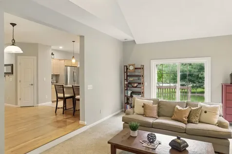 9 Swenson Road Bedford NH 03110
